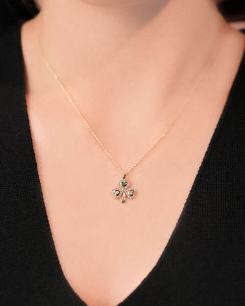 14 Ayar Altın Taşlı Kalp Yonca Kolye