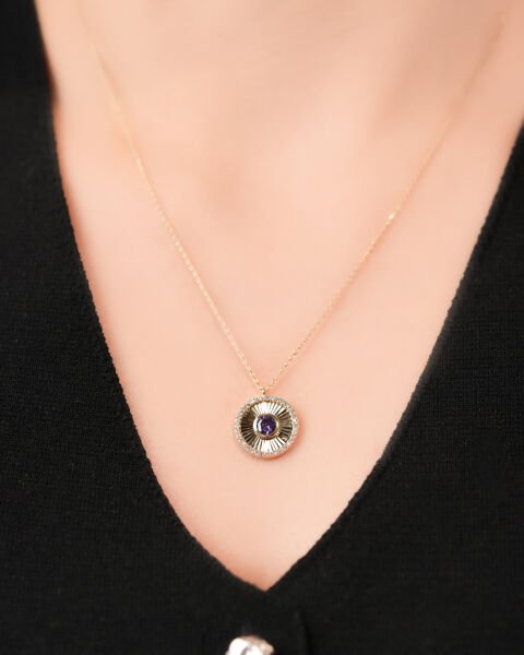 14 Ayar Altın Mor Taşlı ve Taş Süslemeli Lazer Kesim Kolye