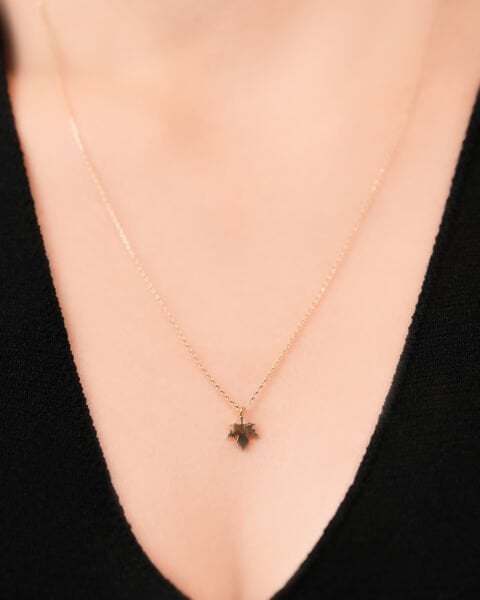 14 Ayar Altın Çınar Yaprağı Kolye