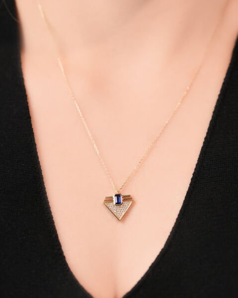 Zarif Üçgen Formlu 14 Ayar Altın Aquamarine Taşlı Kolye