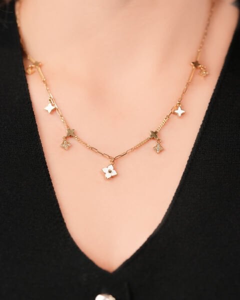 14 Ayar Altın Çok Figürlü Çiçek Motifli Beyaz Mineli Kolye