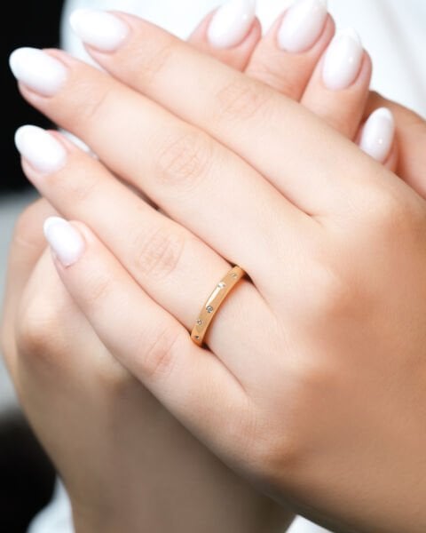 14 Ayar Altın Taşlı Kadın Alyans