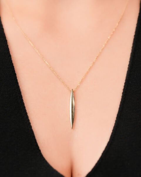 14 Ayar Altın Minimal Elips Form Kolye