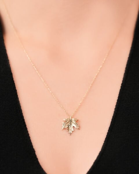 14 Ayar Altın Çınar Yaprağı Kolye