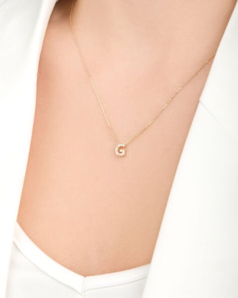 14 Ayar Altın Taşlı G Harfi Kadın Kolye