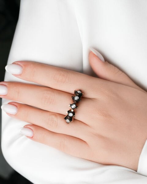 Elmas Beştaş Altın Yüzük